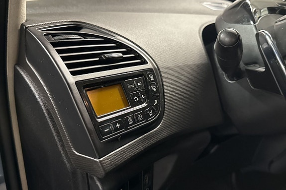 Citroen Grand C4 Picasso 14 of 19