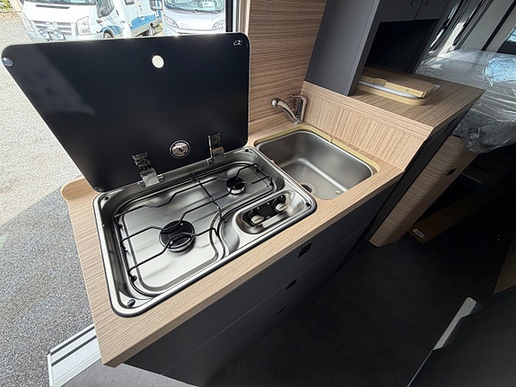 Malibu Carthago Van Diversity GT Skyview 640 LE K 11 of 15