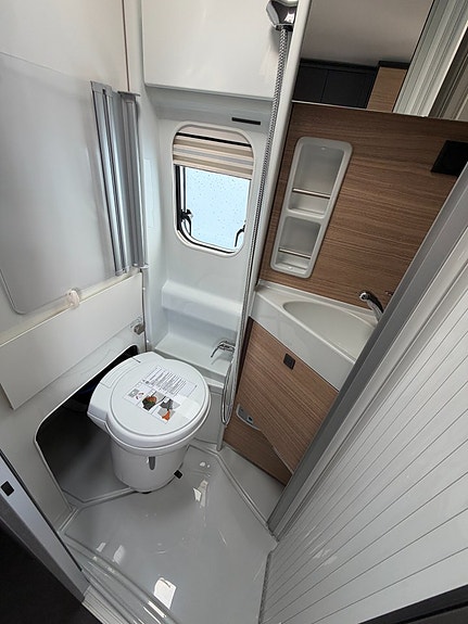 Malibu Carthago Van Diversity GT Skyview 640 LE K 12 of 15