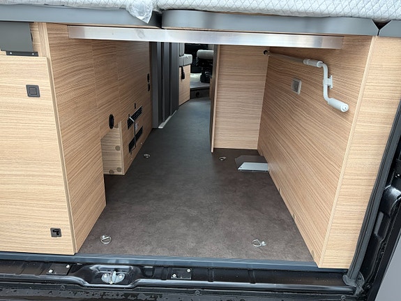 Malibu Carthago Van Diversity GT Skyview 640 LE K 13 of 15