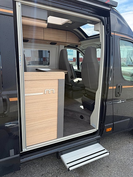Malibu Carthago Van Diversity GT Skyview 640 LE K 5 of 15
