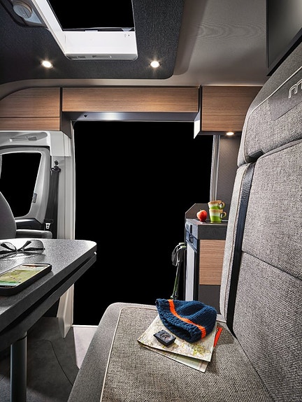 Malibu Carthago Van Relax Ambition 640 LE XR 4 of 9