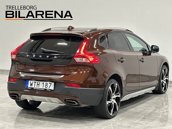 Volvo V40 Cross Country 8 of 23
