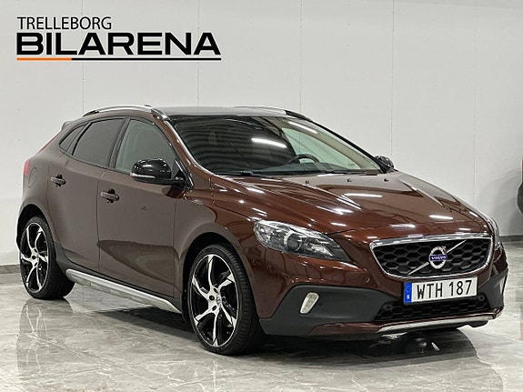 Volvo V40 Cross Country 2 of 23