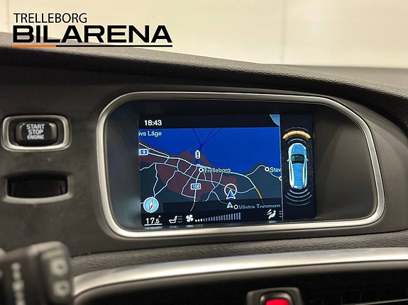Volvo V40 Cross Country 17 of 23