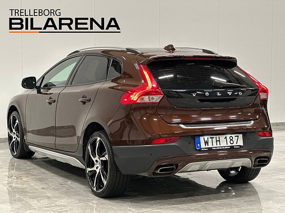 Volvo V40 Cross Country 6 of 23