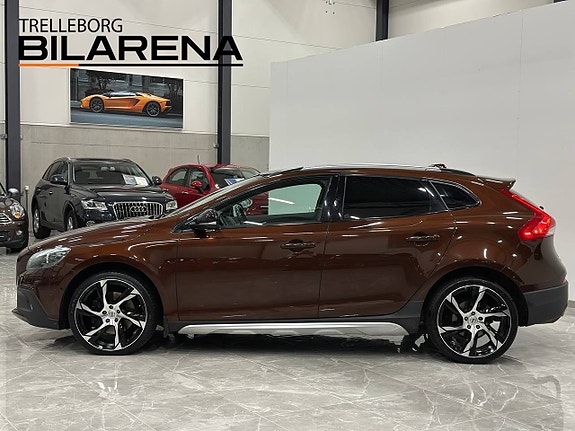 Volvo V40 Cross Country 5 of 23