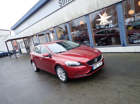 Volvo V40 8 of 9