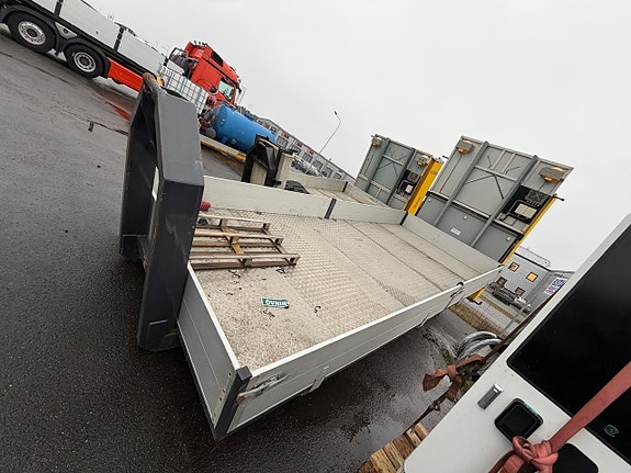 TMA-flak | Lastväxlarflak |  Stuer Egg... via konkursauktion