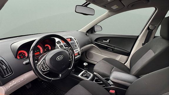 Kia Ceed 9 of 15