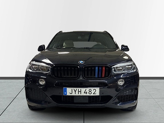 BMW X5 2 of 5