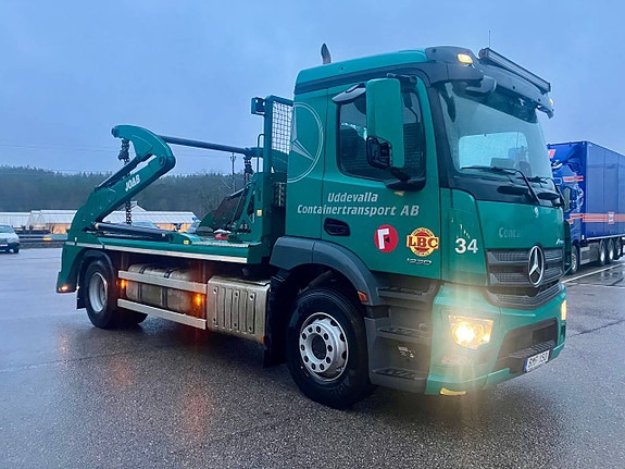 Mercedes Antos Liftdumper 4 of 5