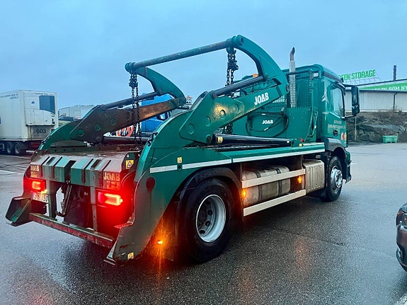 Mercedes Antos Liftdumper 3 of 5