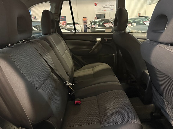 Toyota RAV4 14 of 15