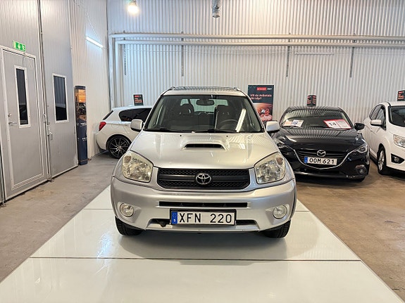 Toyota RAV4 3 of 15