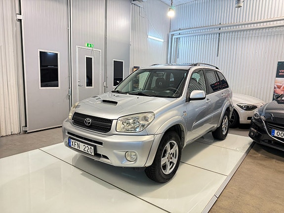 Toyota RAV4 4 of 15