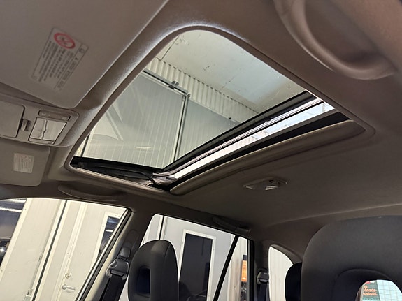 Toyota RAV4 10 of 15