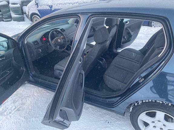 Volkswagen Golf V 4 of 10