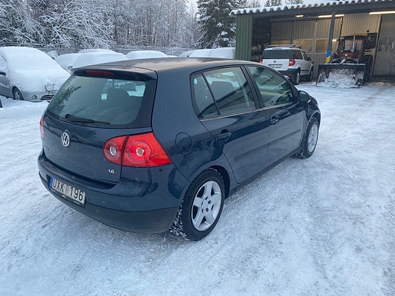 Volkswagen Golf V 8 of 10
