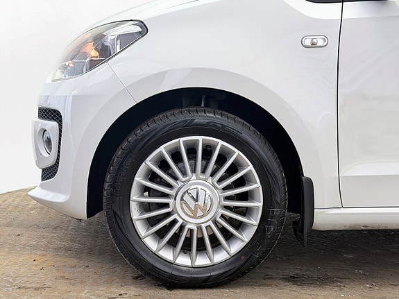 Volkswagen UP! 11 of 23