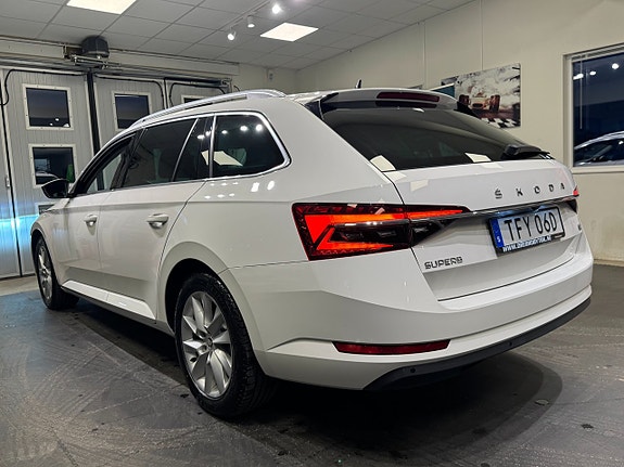 Skoda Superb 3 of 5