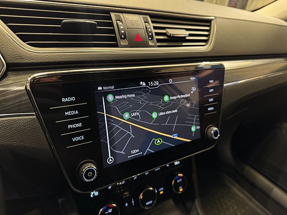 Skoda Superb 13 of 27