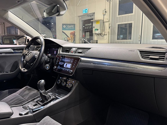 Skoda Superb 9 of 27