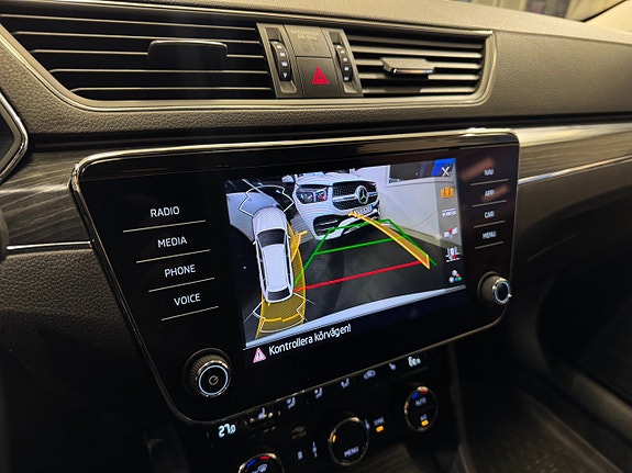 Skoda Superb 14 of 27