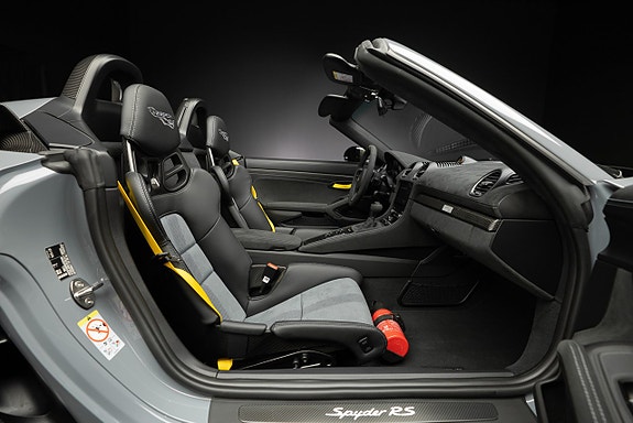 Porsche 718 Spyder RS 27 of 29