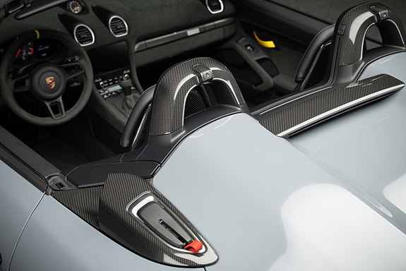 Porsche 718 Spyder RS 17 of 29