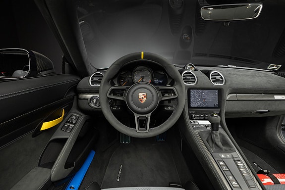 Porsche 718 Spyder RS 29 of 29