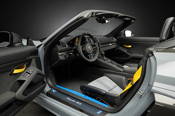 Porsche 718 Spyder RS 19 of 29