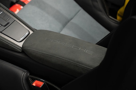 Porsche 718 Spyder RS 24 of 29
