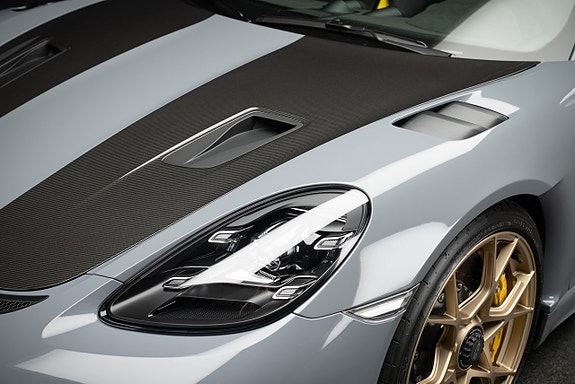 Porsche 718 Spyder RS 8 of 29