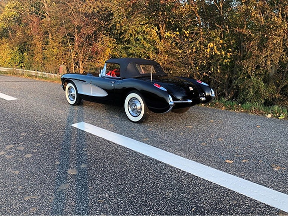 Chevrolet Corvette 20 of 20
