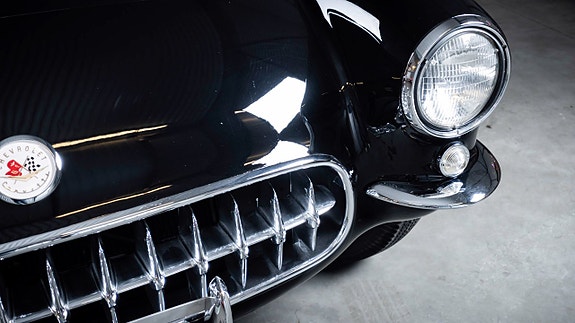 Chevrolet Corvette 16 of 20