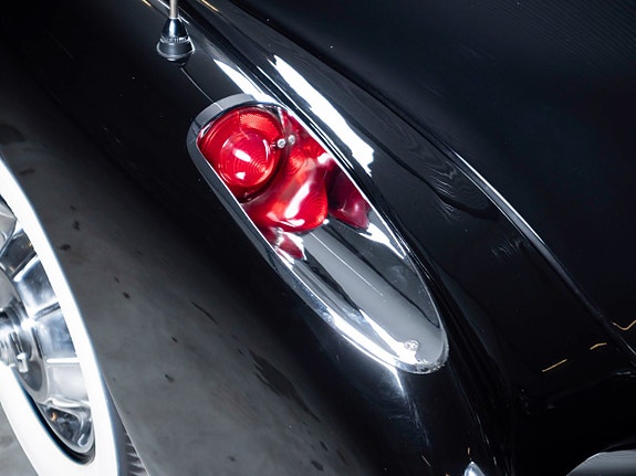 Chevrolet Corvette 12 of 20