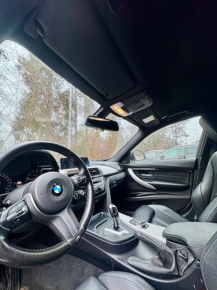 BMW 330i 6 of 6