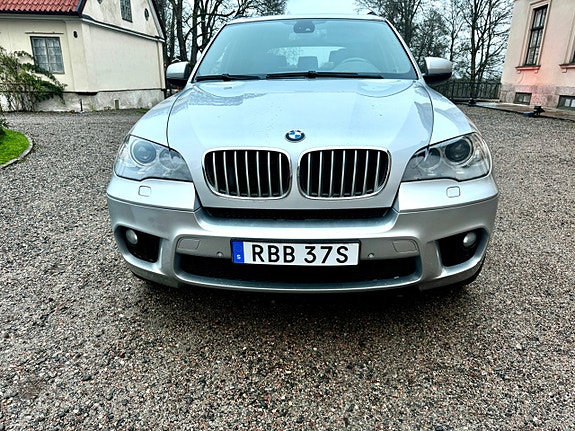 BMW X5 2 of 5