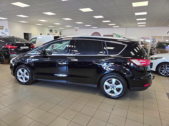 Ford S-MAX 3 of 5