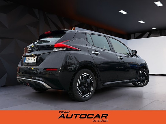 Nissan Leaf 5 of 17