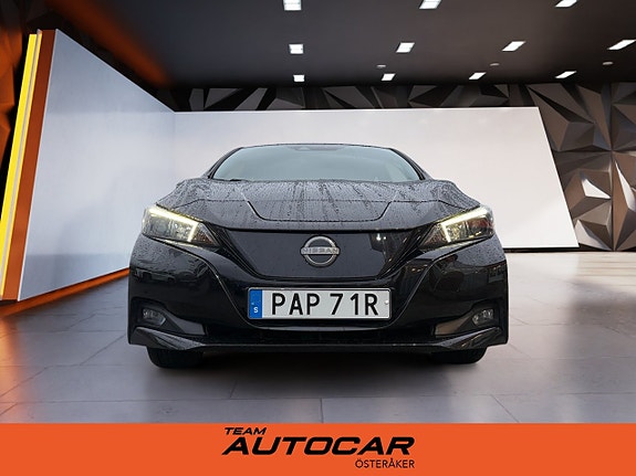 Nissan Leaf 3 of 17