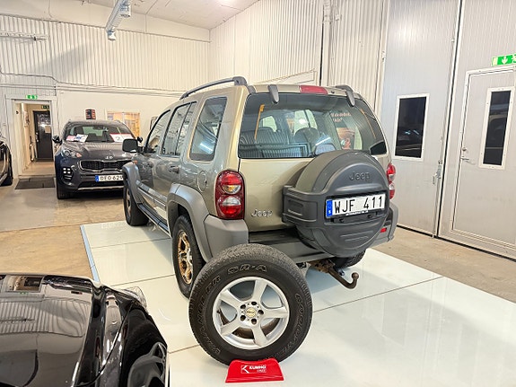 Jeep Cherokee 6 of 16