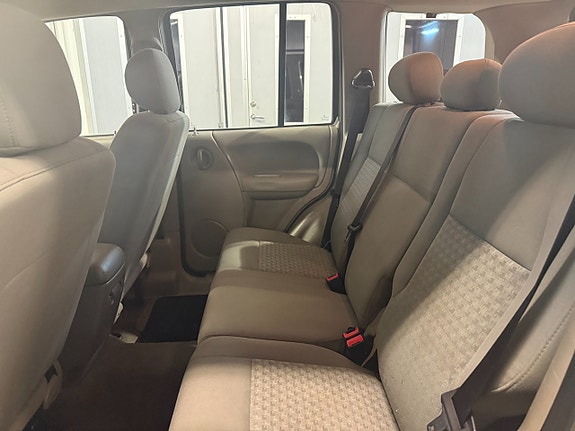 Jeep Cherokee 10 of 16