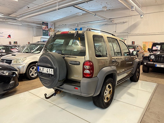 Jeep Cherokee 7 of 16