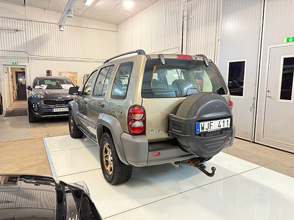 Jeep Cherokee 5 of 16