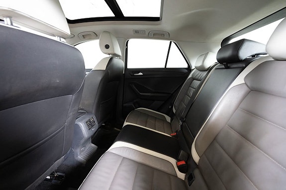 Volkswagen T-Roc 15 of 20