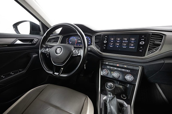 Volkswagen T-Roc 10 of 20