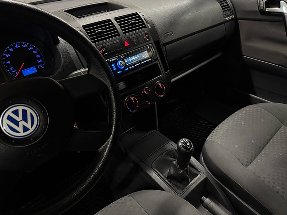Volkswagen Polo 14 of 18