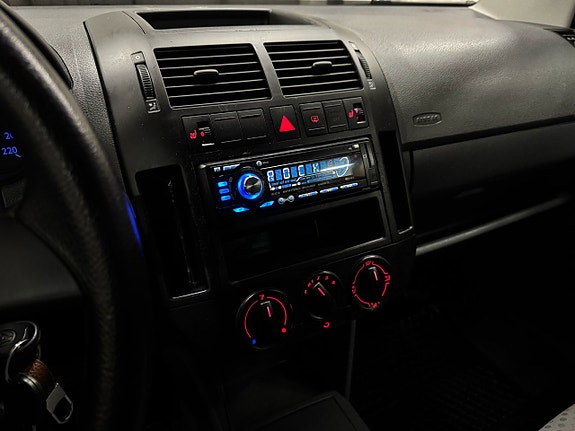 Volkswagen Polo 15 of 18
